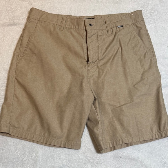 Hurley Men's Tan Flat Front Shorts - Picture 1 of 3